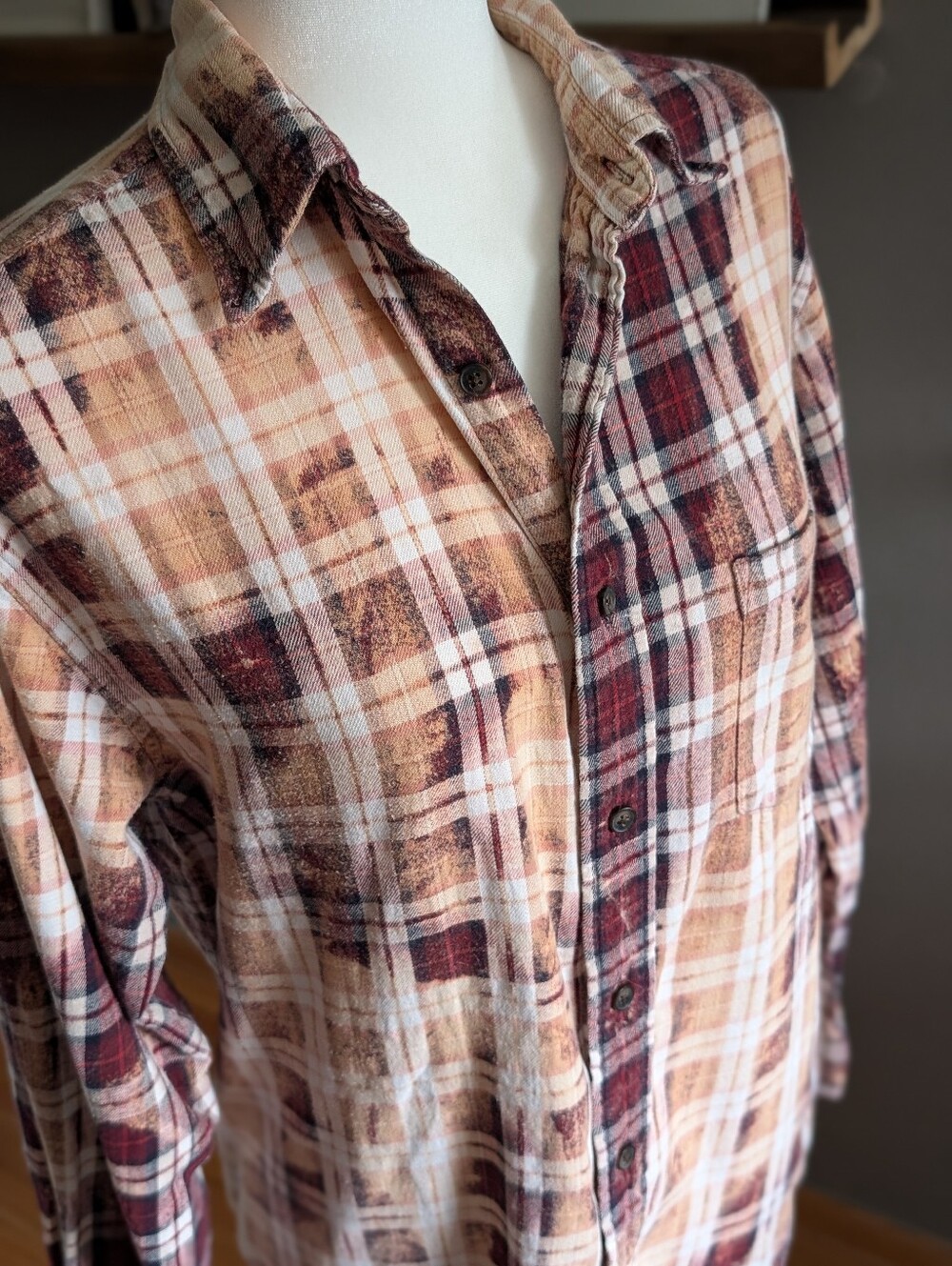 Franklin Flannels Acid Wash Distressed Plaid Button Down Burgundy Medium - Picture 2 of 4